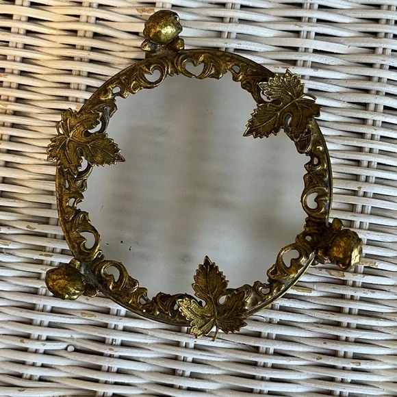VINTAGE Ormolu style Brass Leaf Trinket Glass Dish Frosted Glass With Cherubs - Picture 3 of 7